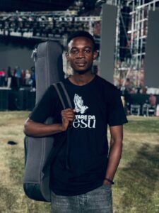 Kaestrings Biography 