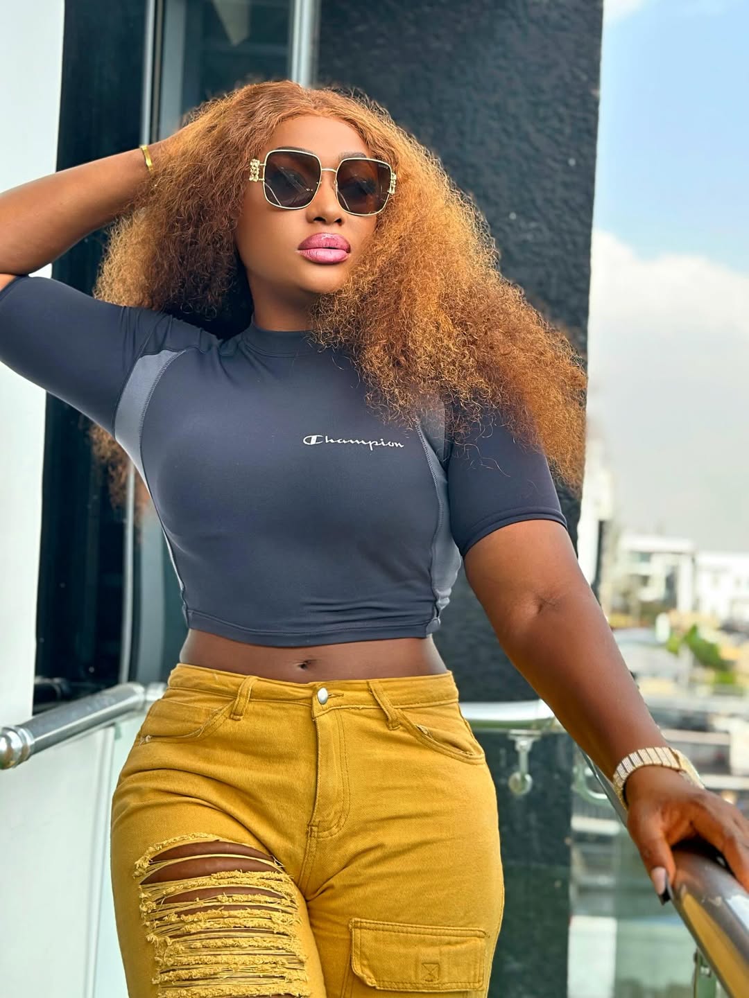 Lizzy Gold Biography